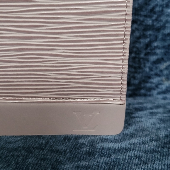 LOUIS VUITTON Epi Honfleur Mauve in Lilac Shoulder Bag...Authentic!!! - Picture 6 of 16